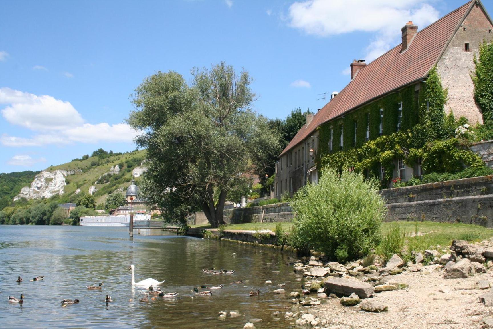 La Chaine D'Or Hotel Les Andelys Exterior photo